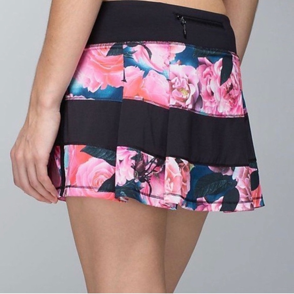 Lululemon size 4 floral skirt